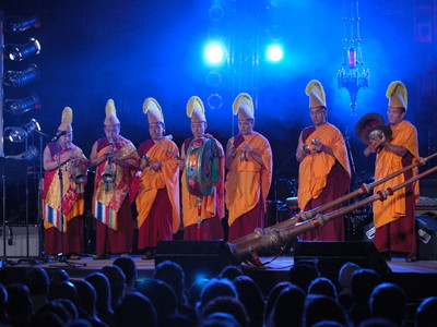 Parallel Voice Productions "Songs of the Spirit" performance in St. Mary's Church, Oswego. Part of SUNY Oswego's Artswego series, the concert will feature folk icon Odetta, the Shangilia Children's Choir of Kenya, Hugh Masekela, Tracy Grammer, Frank London, Craig Harris, Haale and the Tibetan monks of the Drepung Loseling Monastery.
11/13/2007